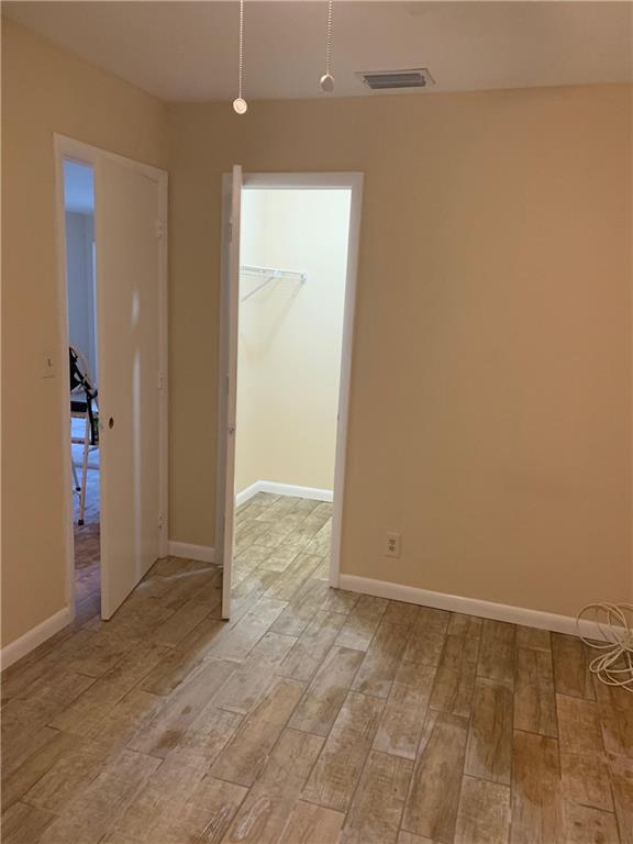 Waverly Place 2-19 D - Residential Lease