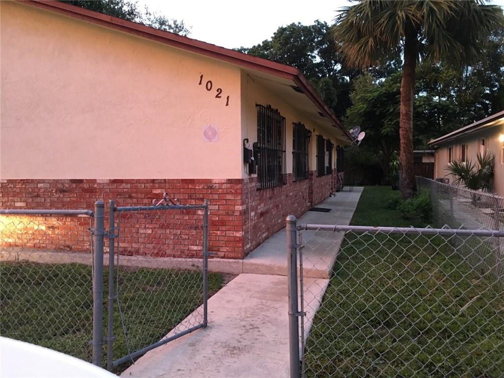 Waverly Place 2-19 D - Residential Lease