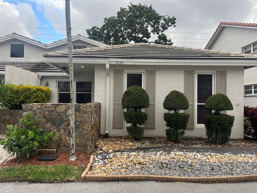 Updated 3 bedroom/2 bathroom single-story villa in prime central Boca Raton location! Two covered patios; one off master bedroom and one off living room area! Large living room and formal dining room. Walk to community pool. Walk to houses of worship, shopping centers, A rated schools.