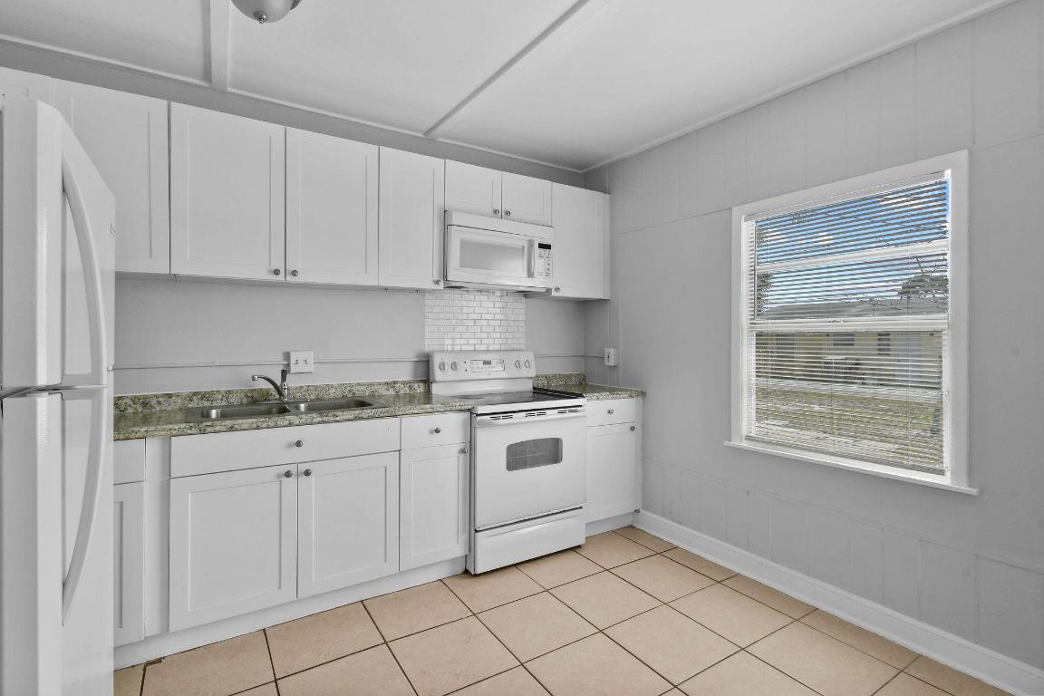 KELSEY CITY - Residential Income