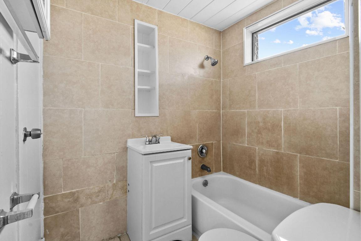 KELSEY CITY - Residential Income