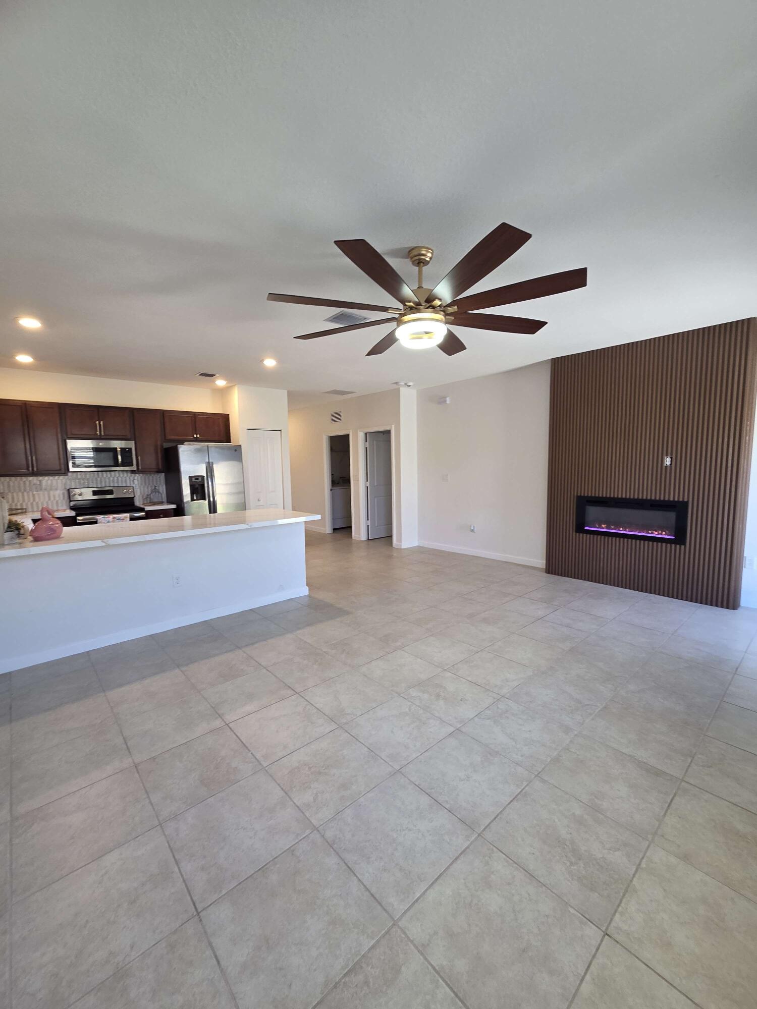 View photos, virtual tours, details... 195 SE 24th Court