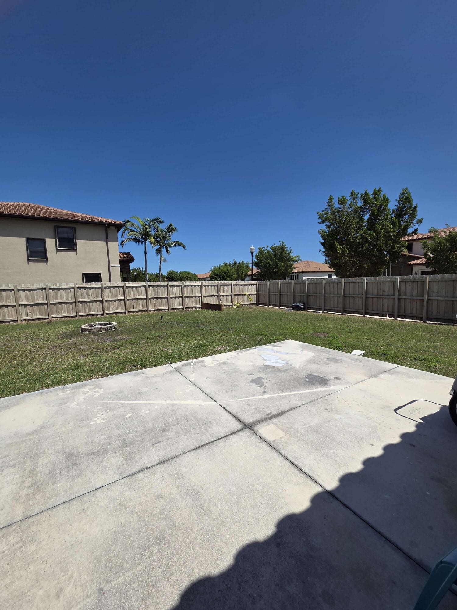 KINGMAN COMMONS - Residential Lease