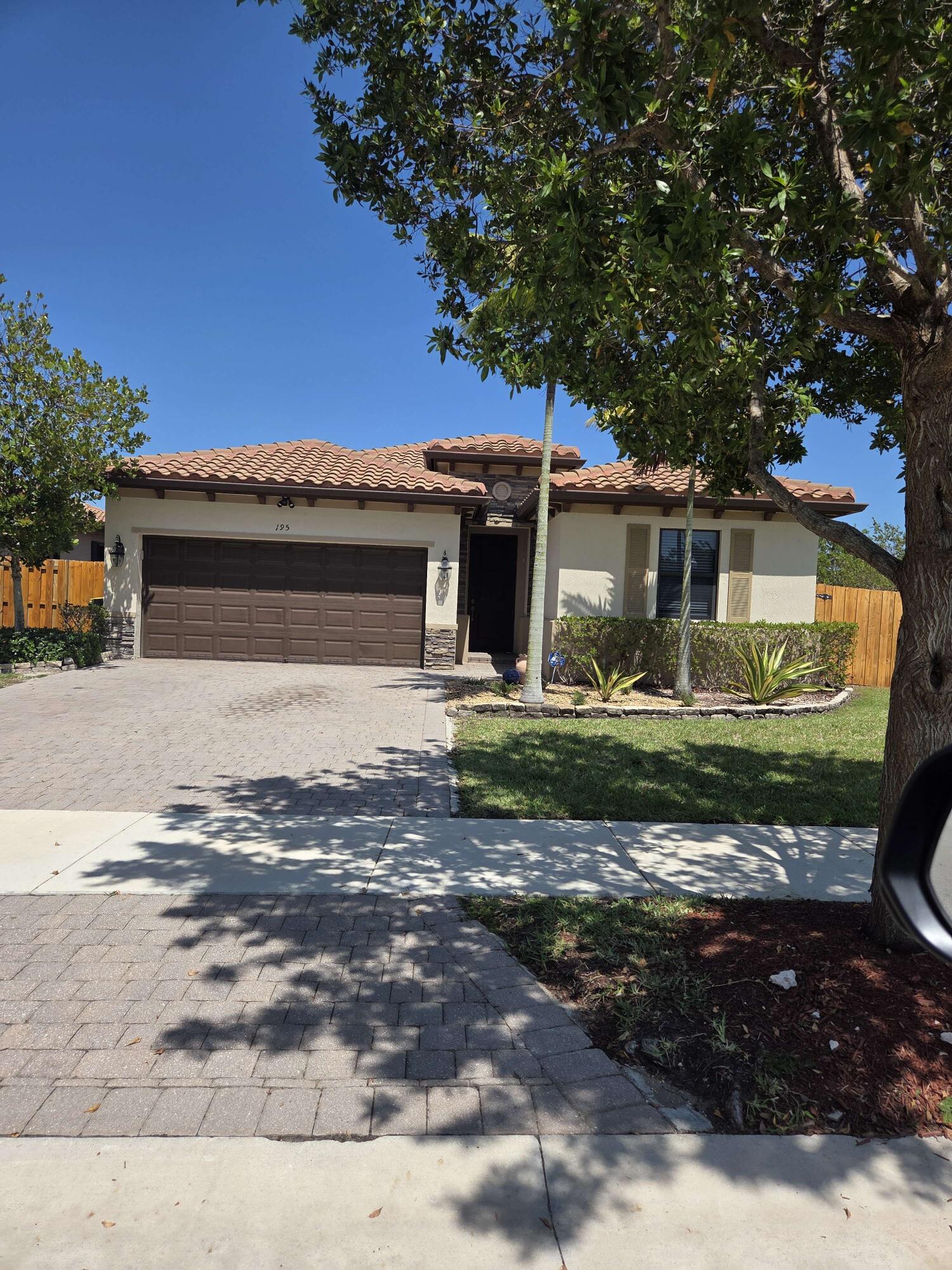 View photos, virtual tours, details... 195 SE 24th Court