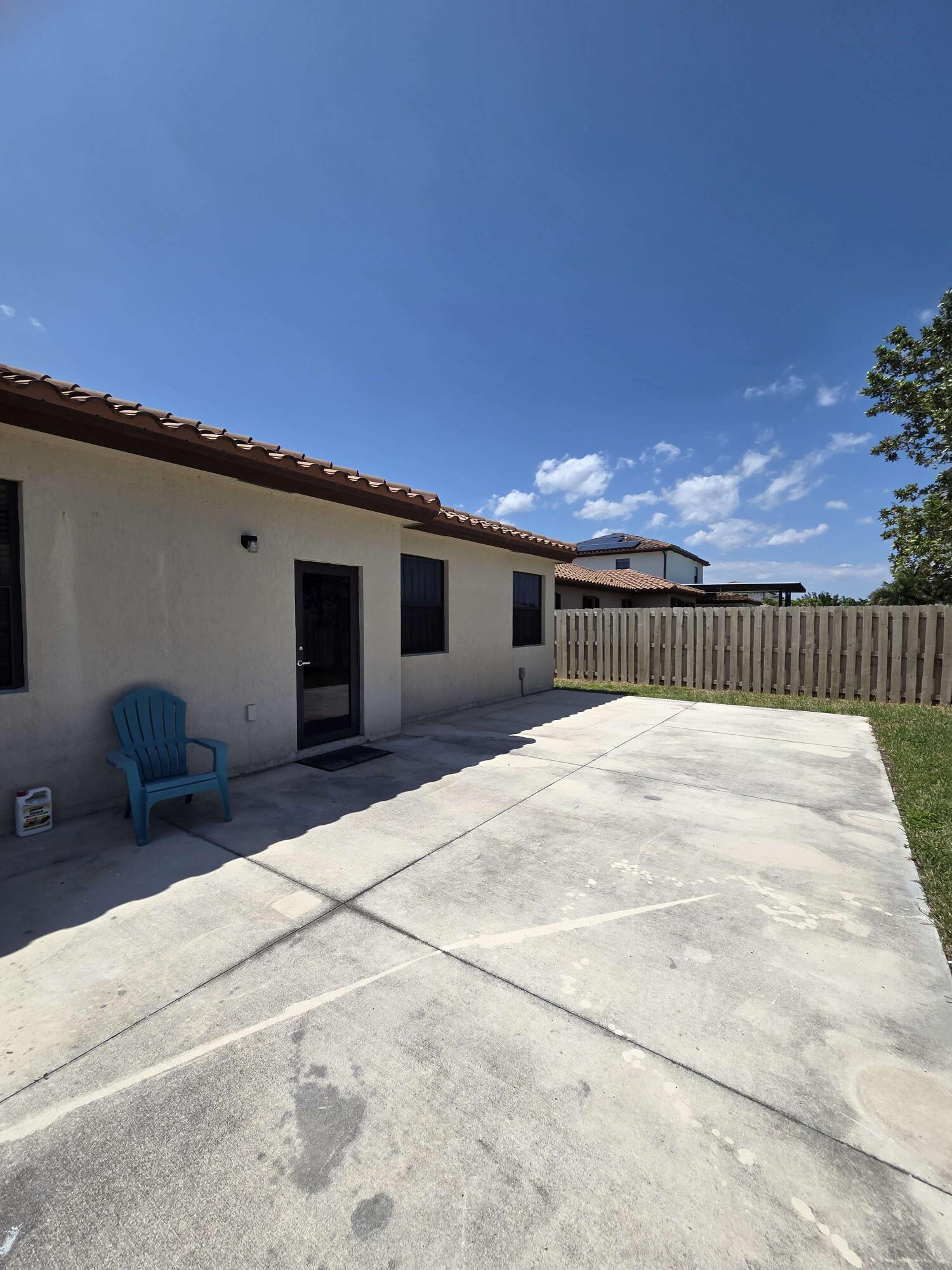 KINGMAN COMMONS - Residential Lease