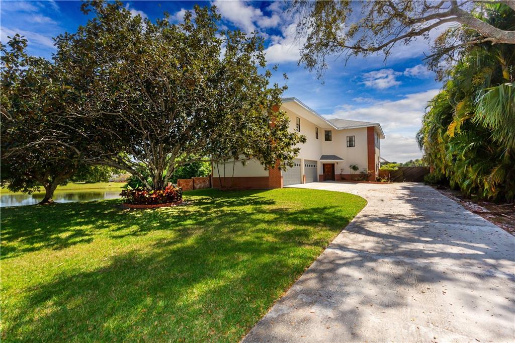 COUNTRY COVE - Residential