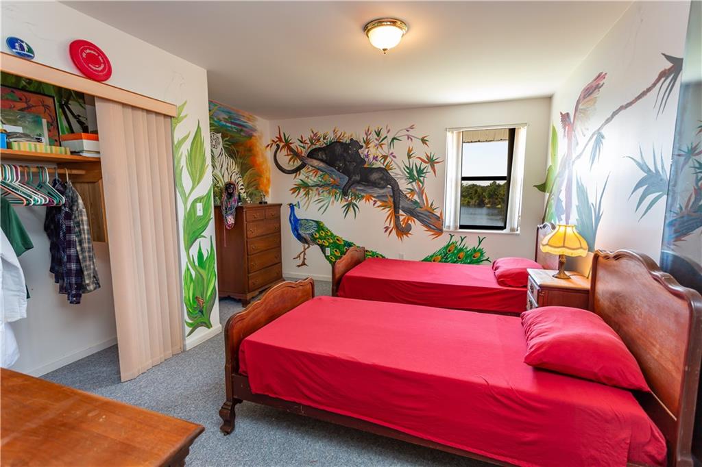 COUNTRY COVE - Residential