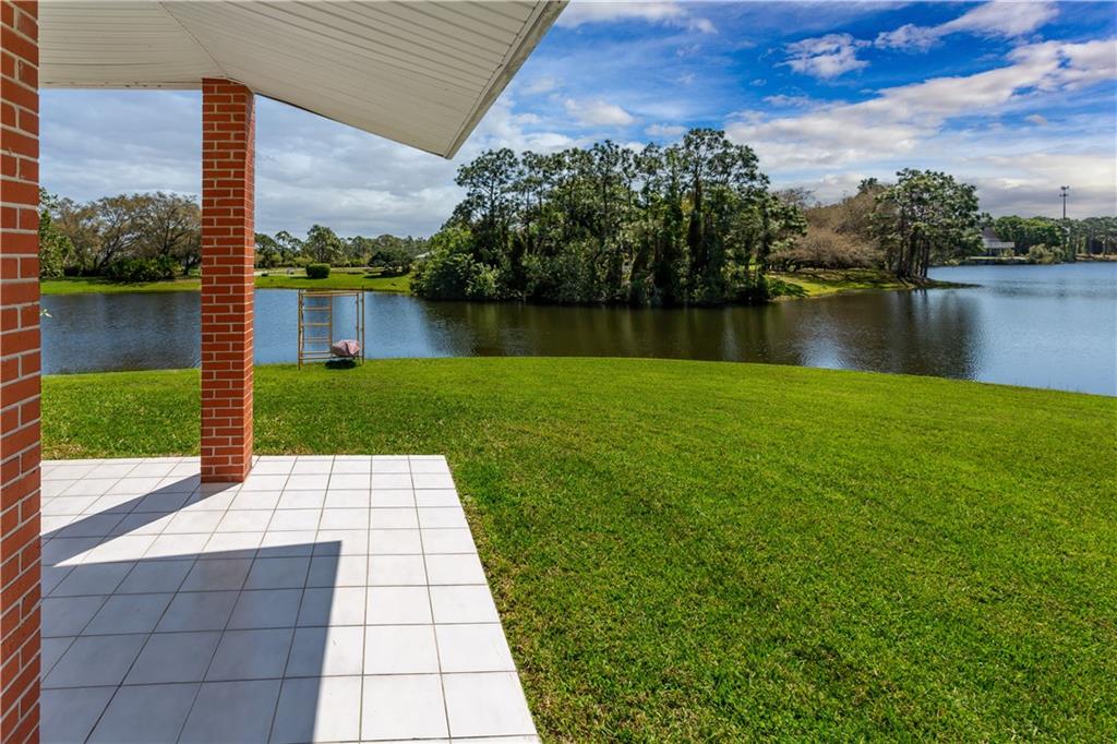 COUNTRY COVE - Residential