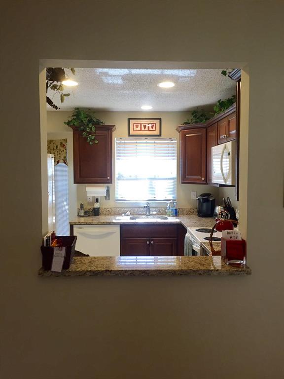 LAKEFIELD OF THE LANDINGS AT WELLINGTON 2B - Residential Lease