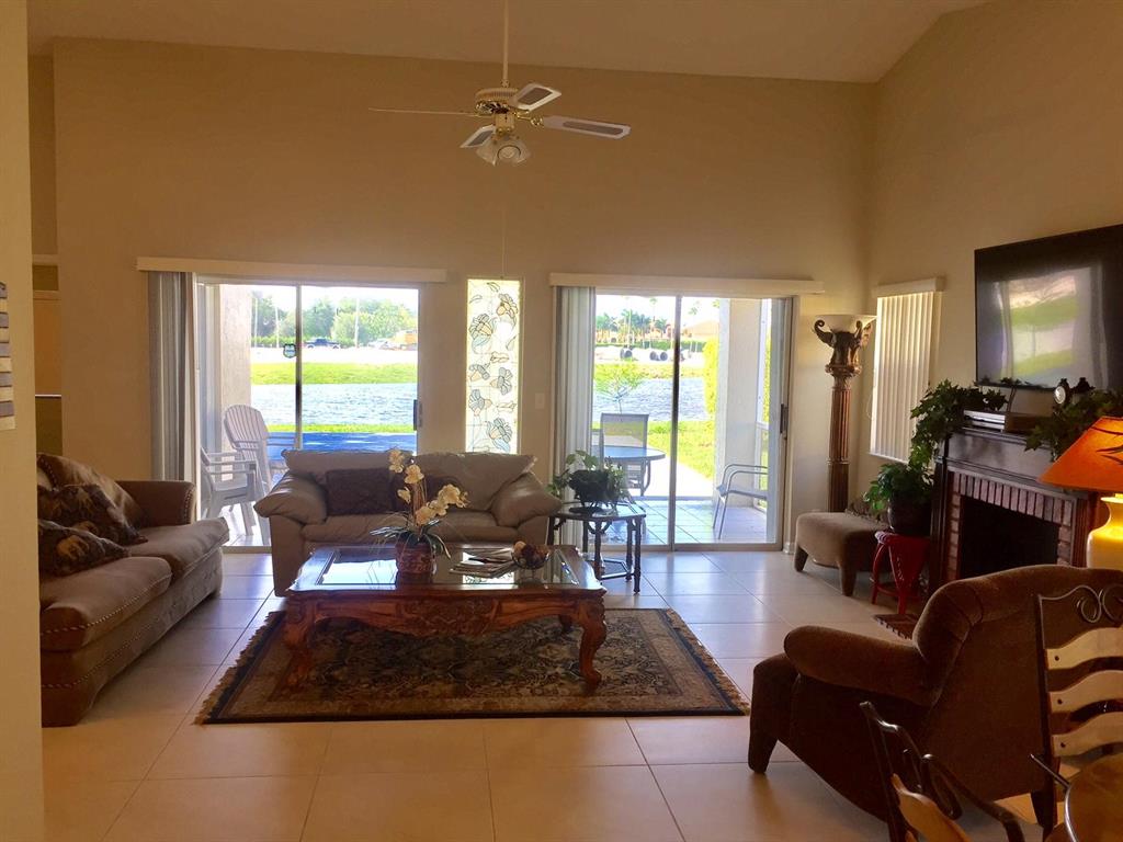 LAKEFIELD OF THE LANDINGS AT WELLINGTON 2B - Residential Lease