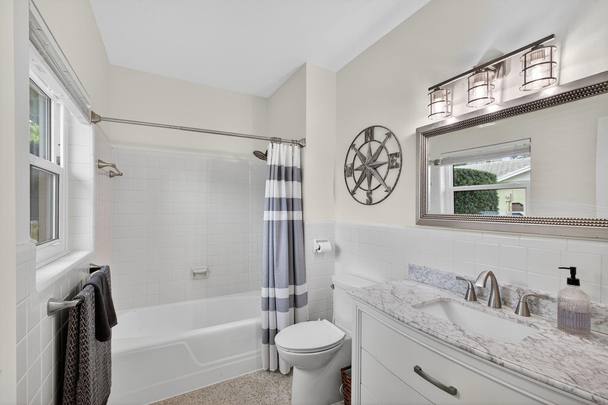 PALM BEACH ISLES 2 - Residential Lease