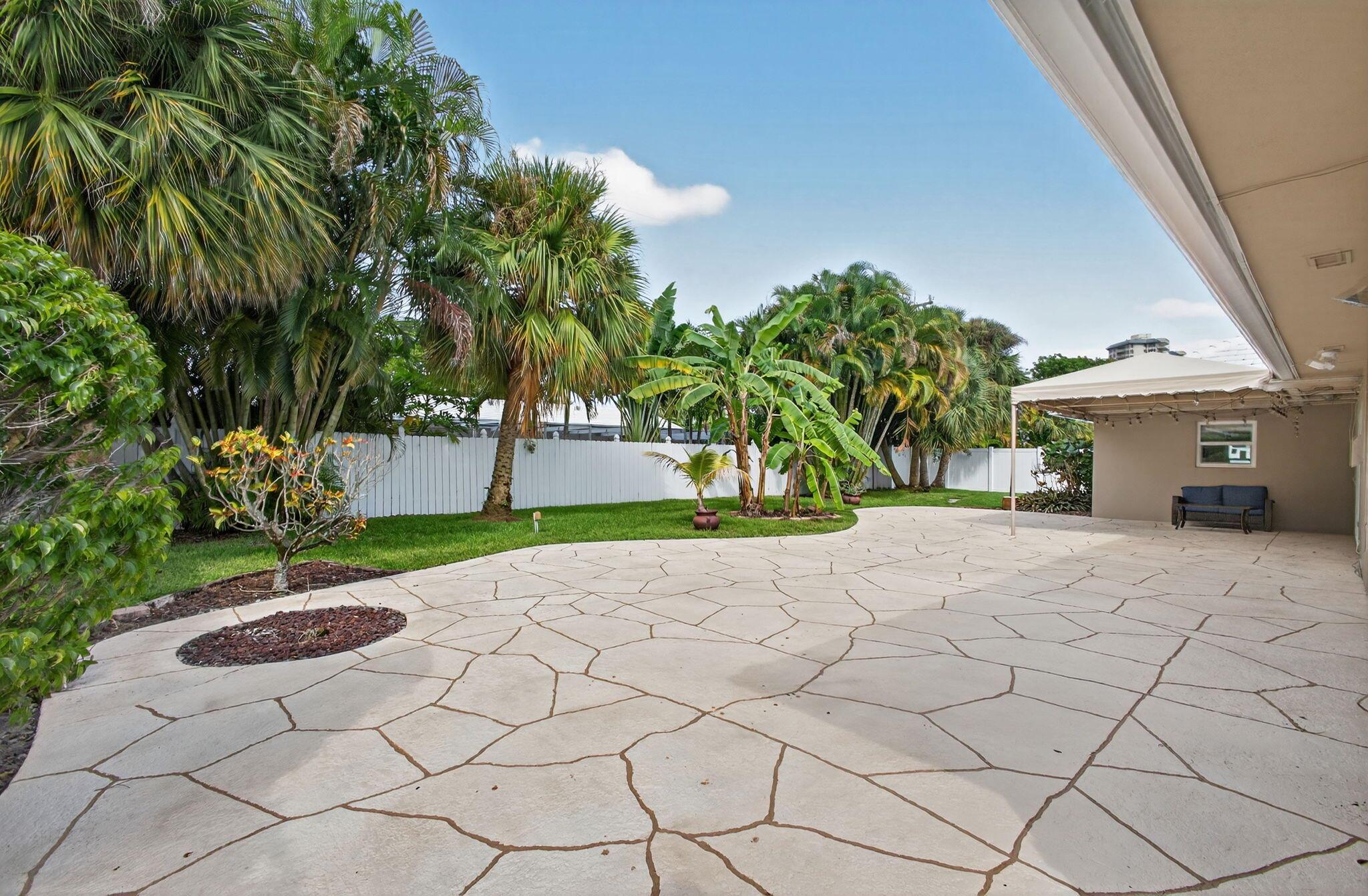 PALM BEACH ISLES 2 - Residential Lease