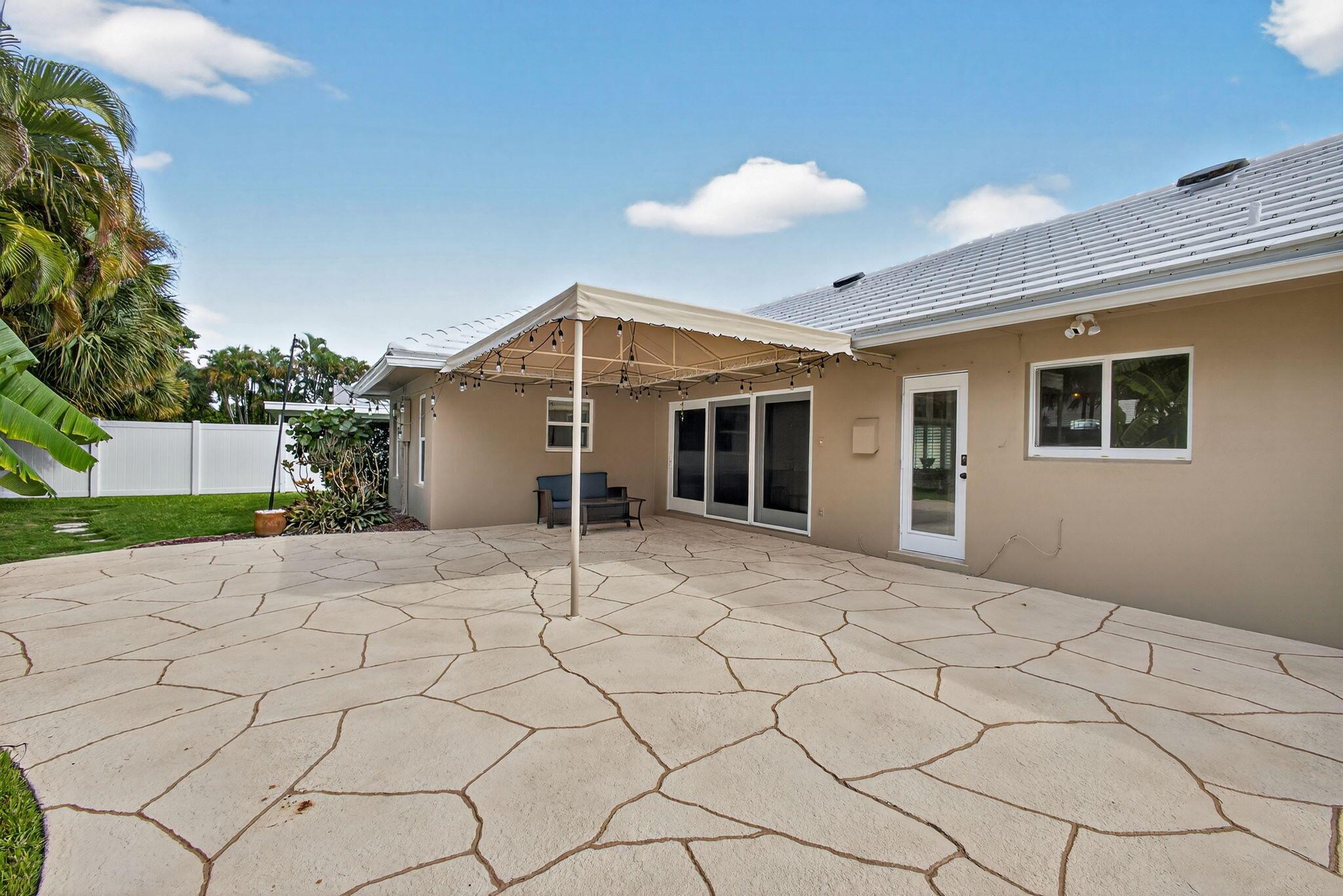 PALM BEACH ISLES 2 - Residential Lease