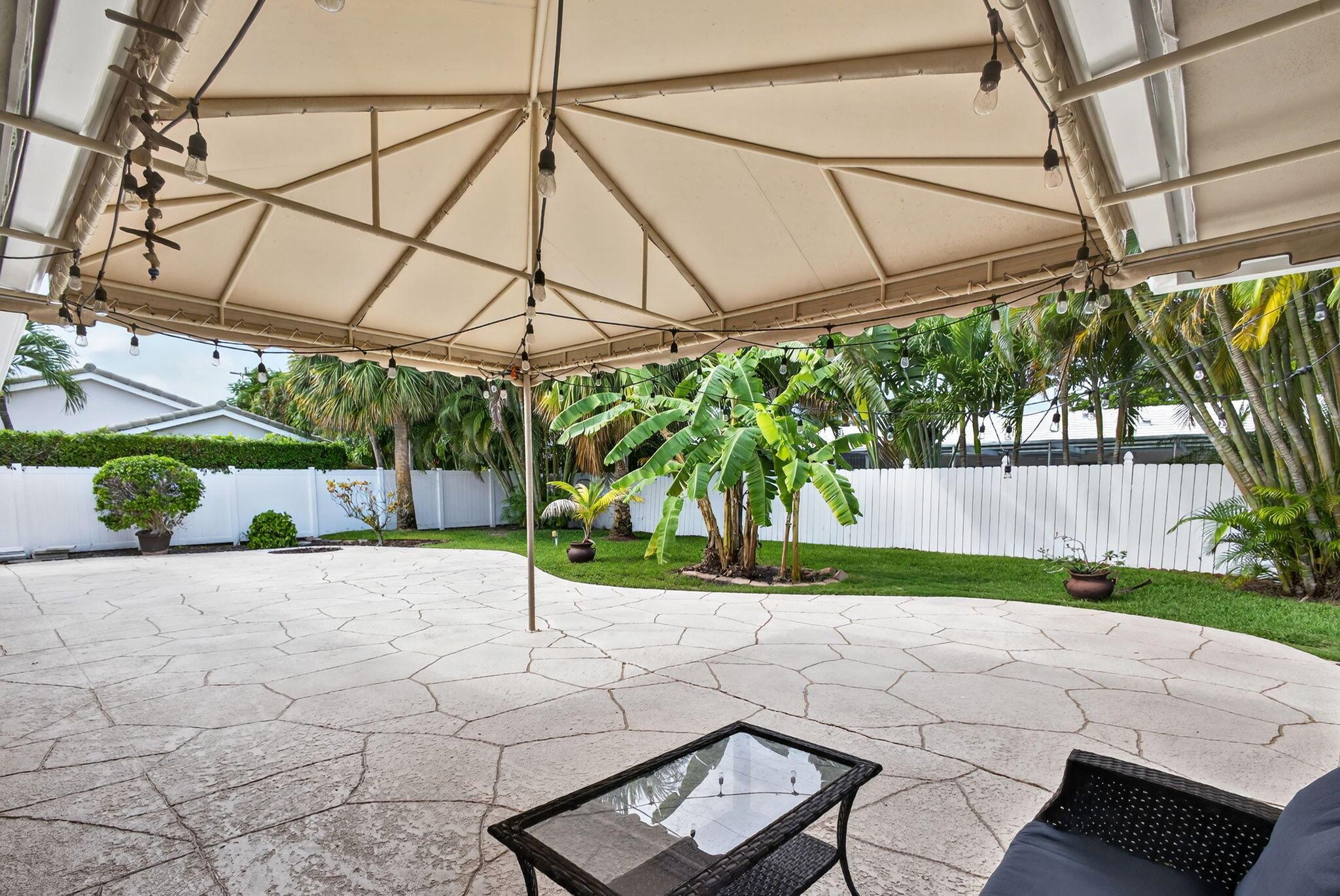 PALM BEACH ISLES 2 - Residential Lease