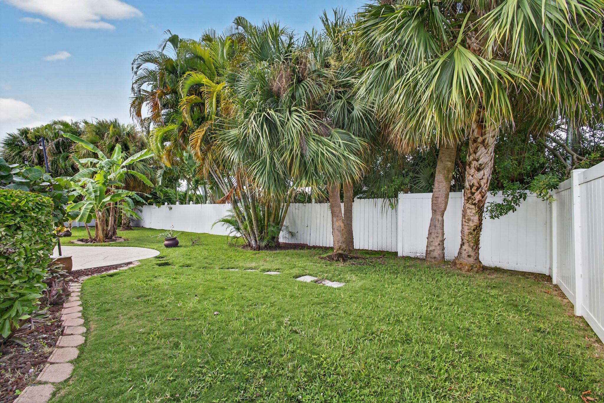 PALM BEACH ISLES 2 - Residential Lease