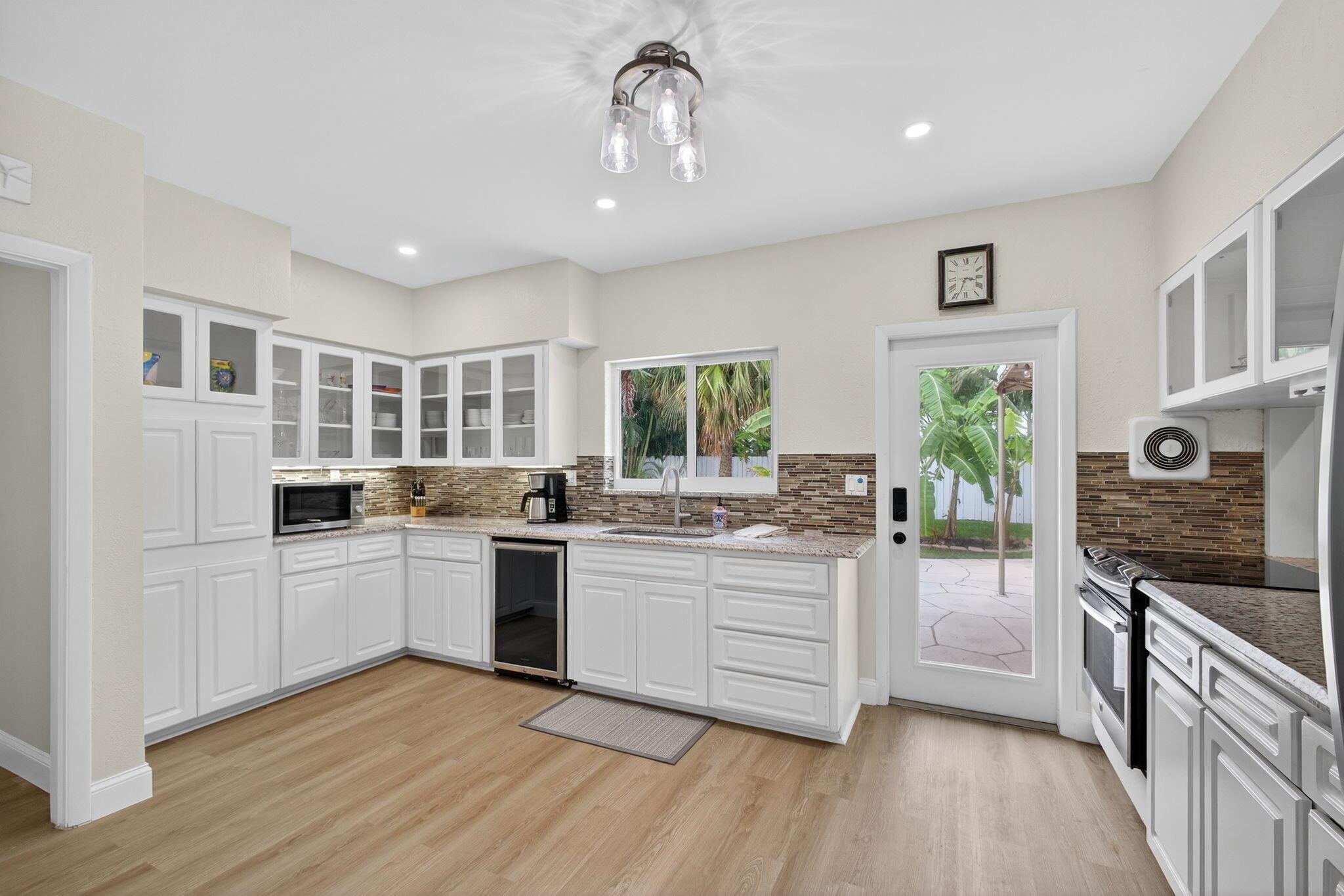 PALM BEACH ISLES 2 - Residential Lease