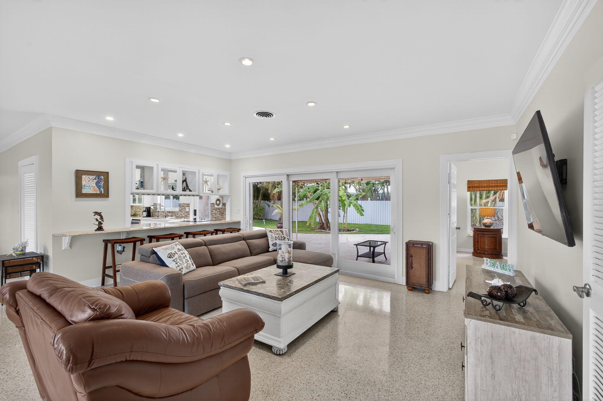 PALM BEACH ISLES 2 - Residential Lease
