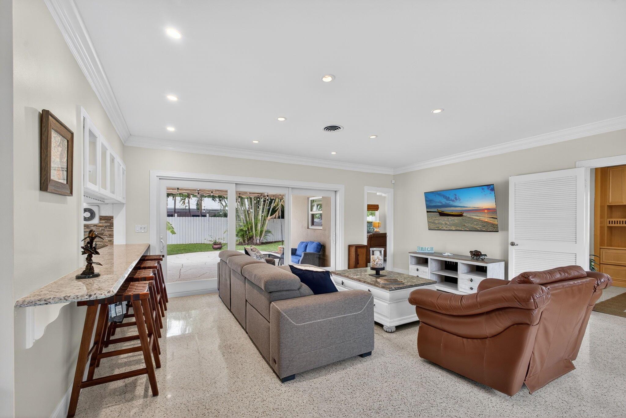 PALM BEACH ISLES 2 - Residential Lease