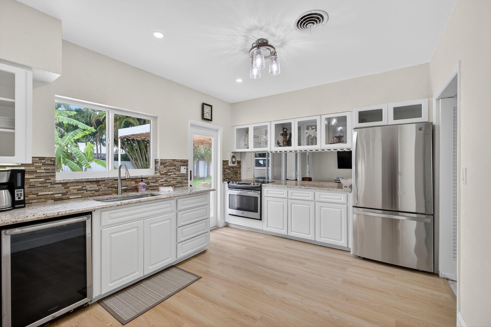 PALM BEACH ISLES 2 - Residential Lease