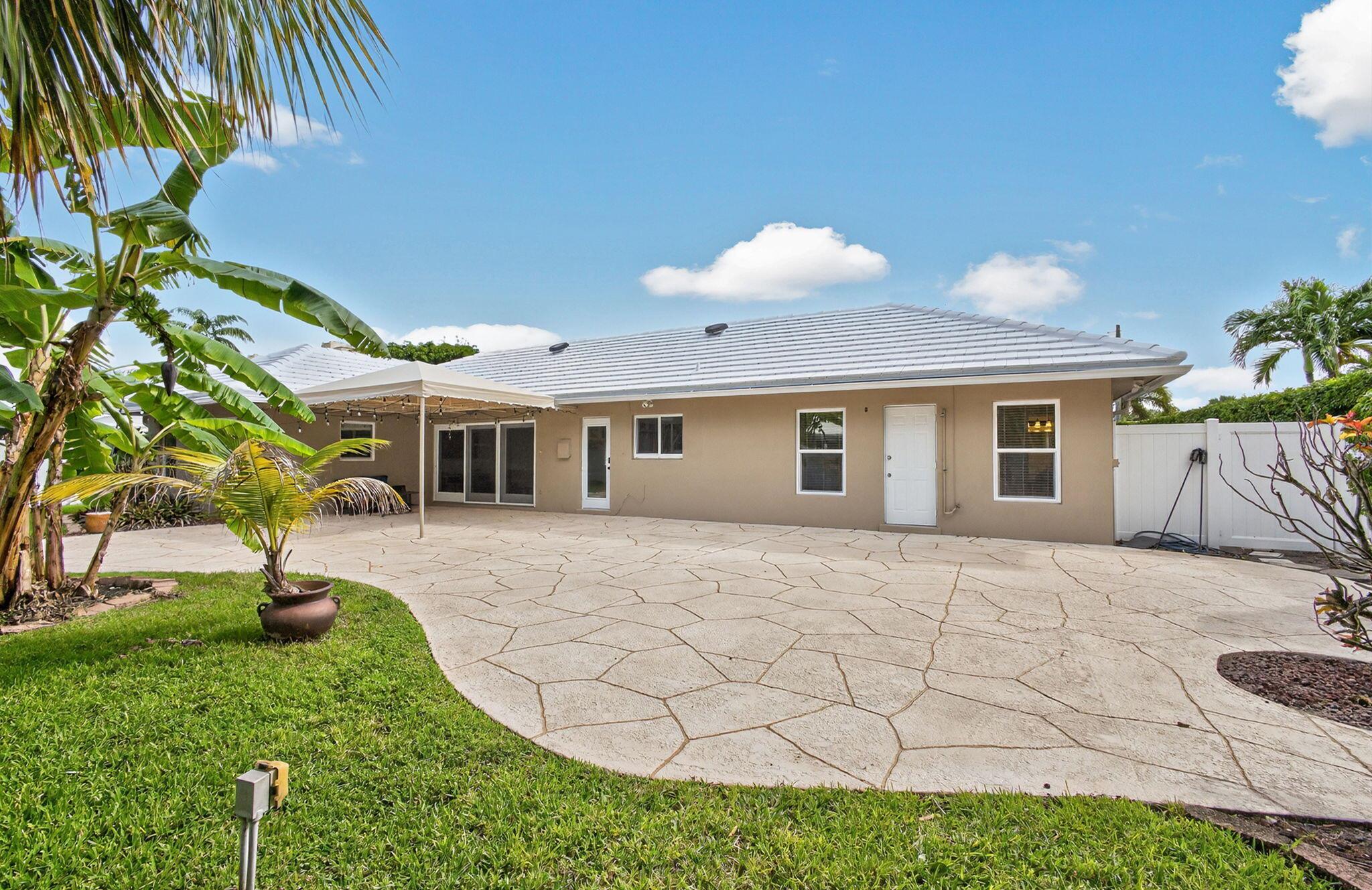PALM BEACH ISLES 2 - Residential Lease