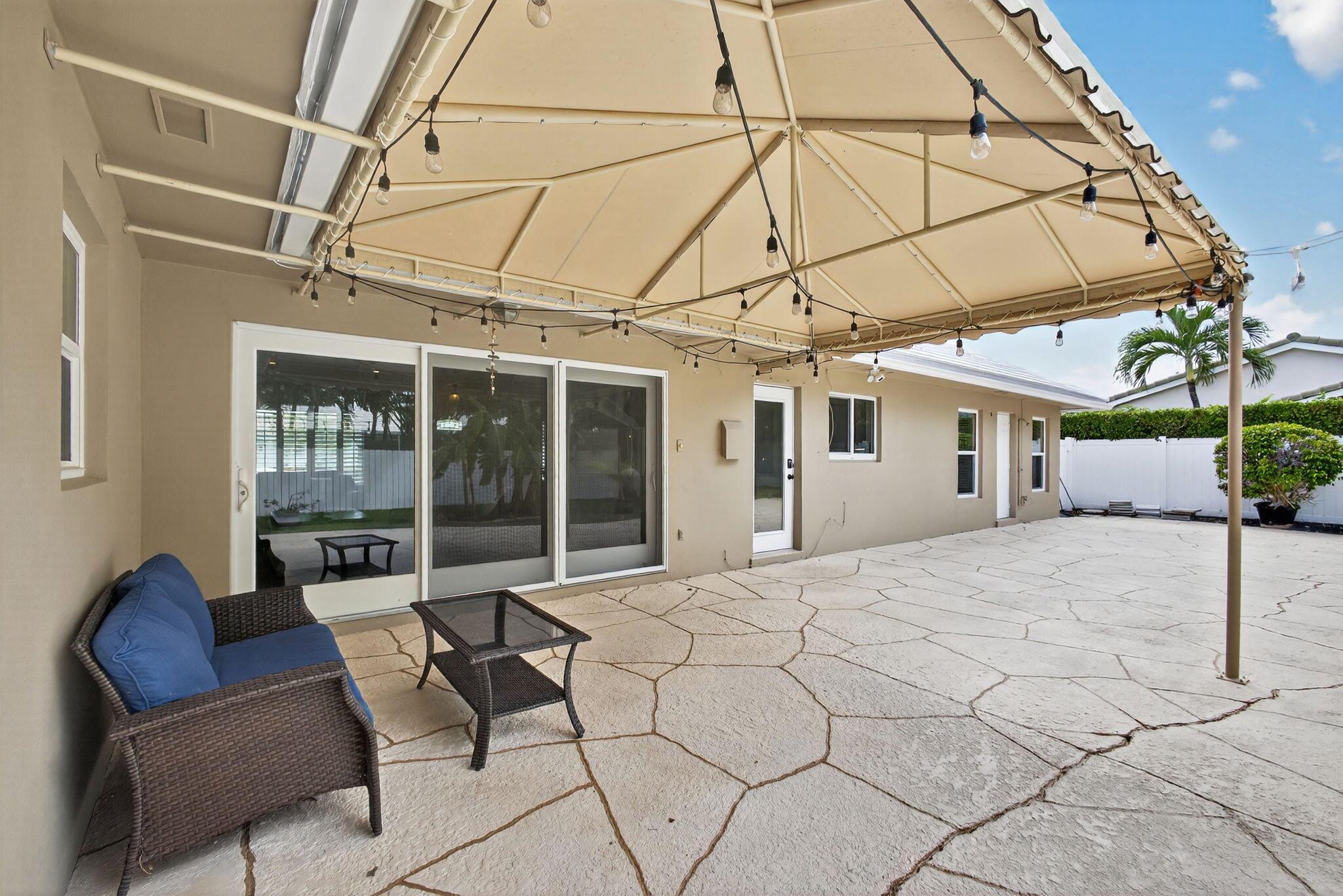 PALM BEACH ISLES 2 - Residential Lease