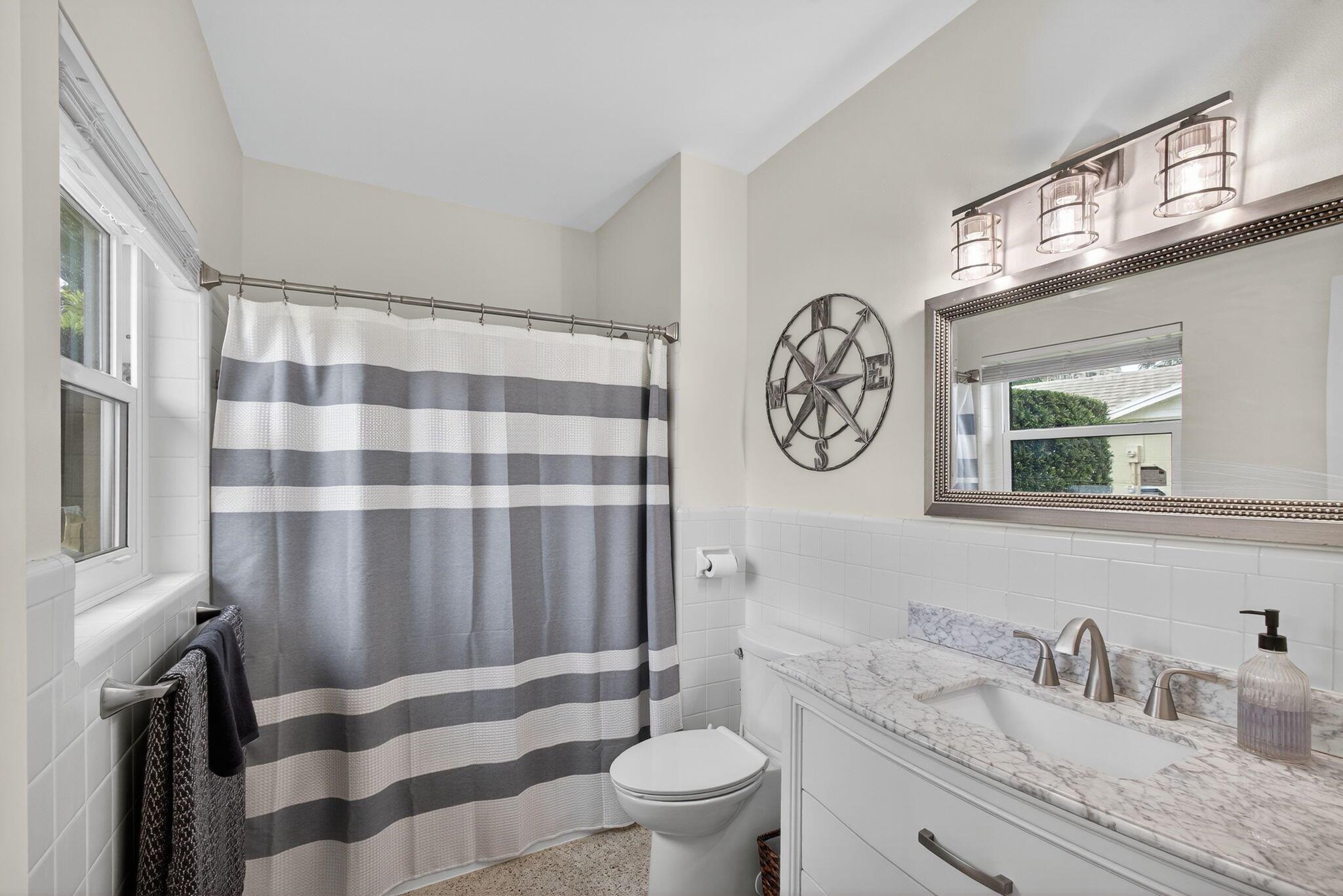 PALM BEACH ISLES 2 - Residential Lease