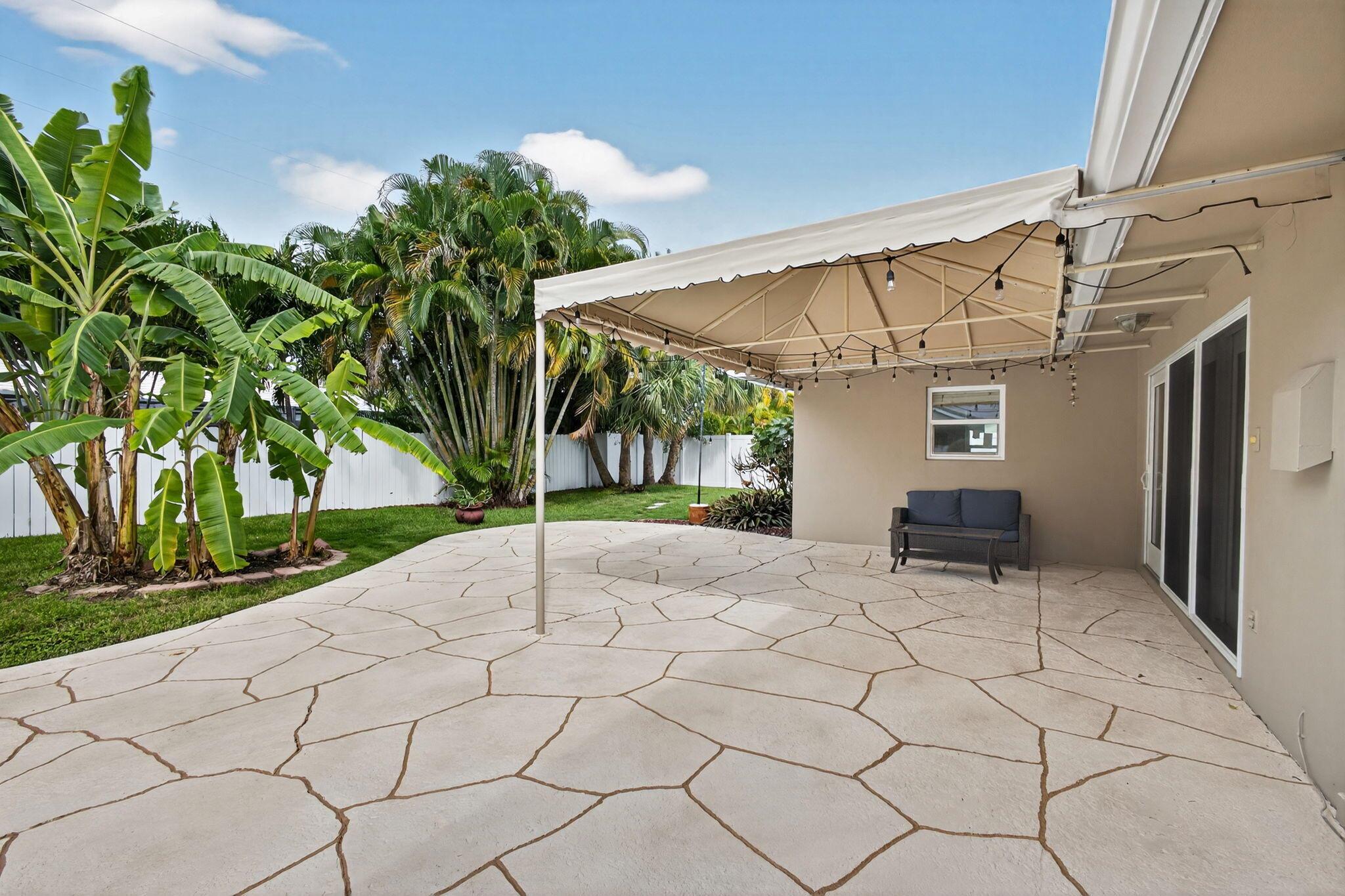 PALM BEACH ISLES 2 - Residential Lease