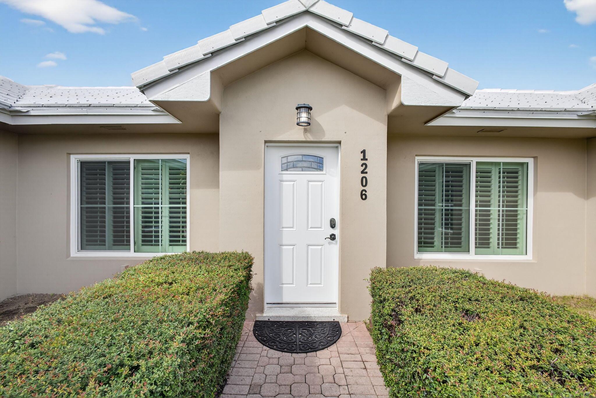 PALM BEACH ISLES 2 - Residential Lease