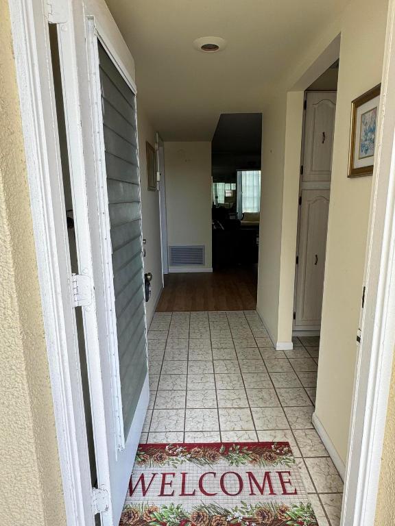 VILLAGE ROYALE ON THE GREEN CONDO - Residential