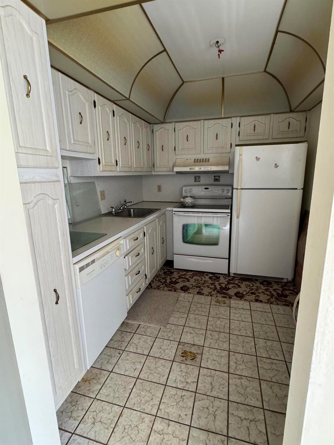 2515 NE 1st Court 215