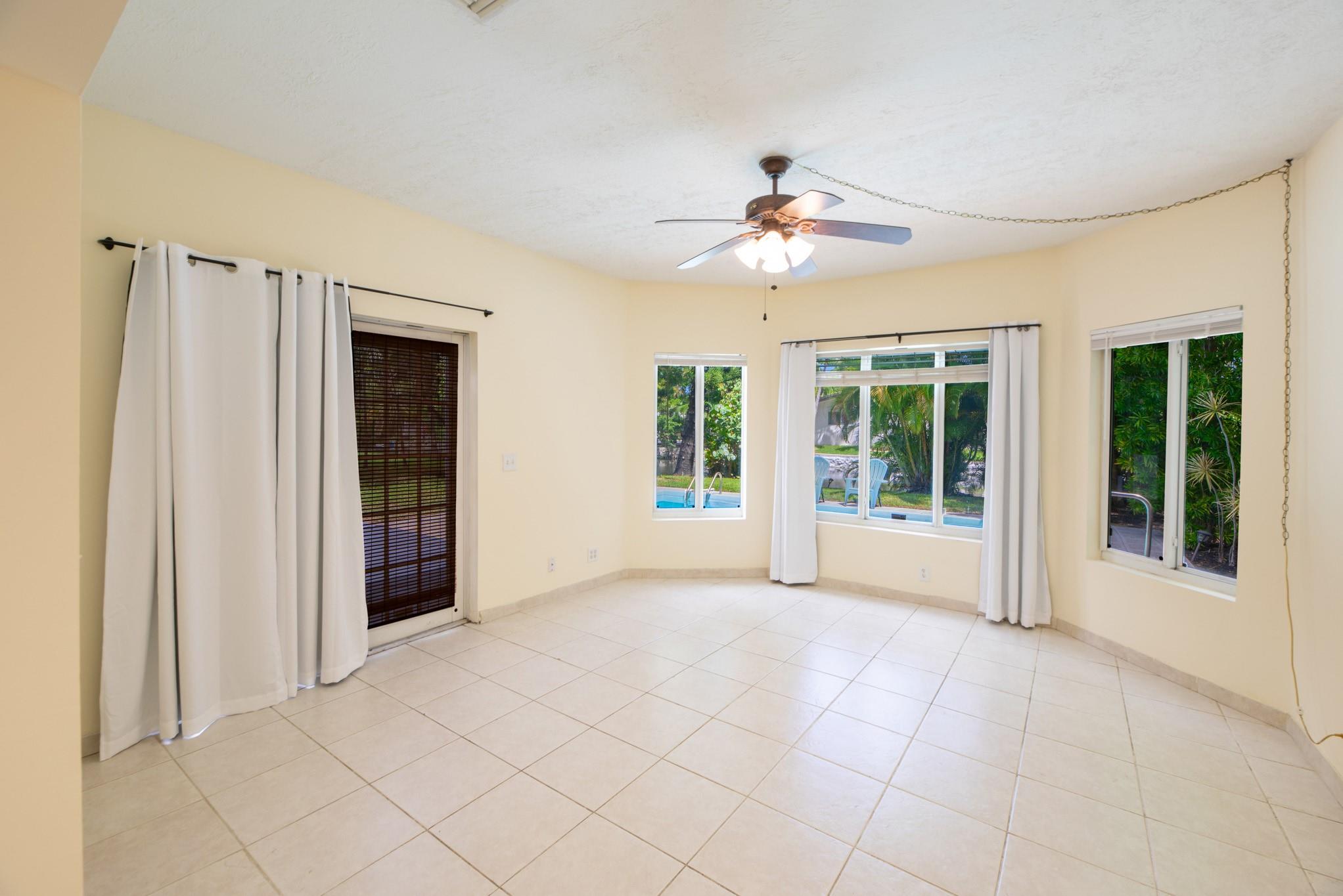 Coral Heights Sec 3 47-19 - Residential Income