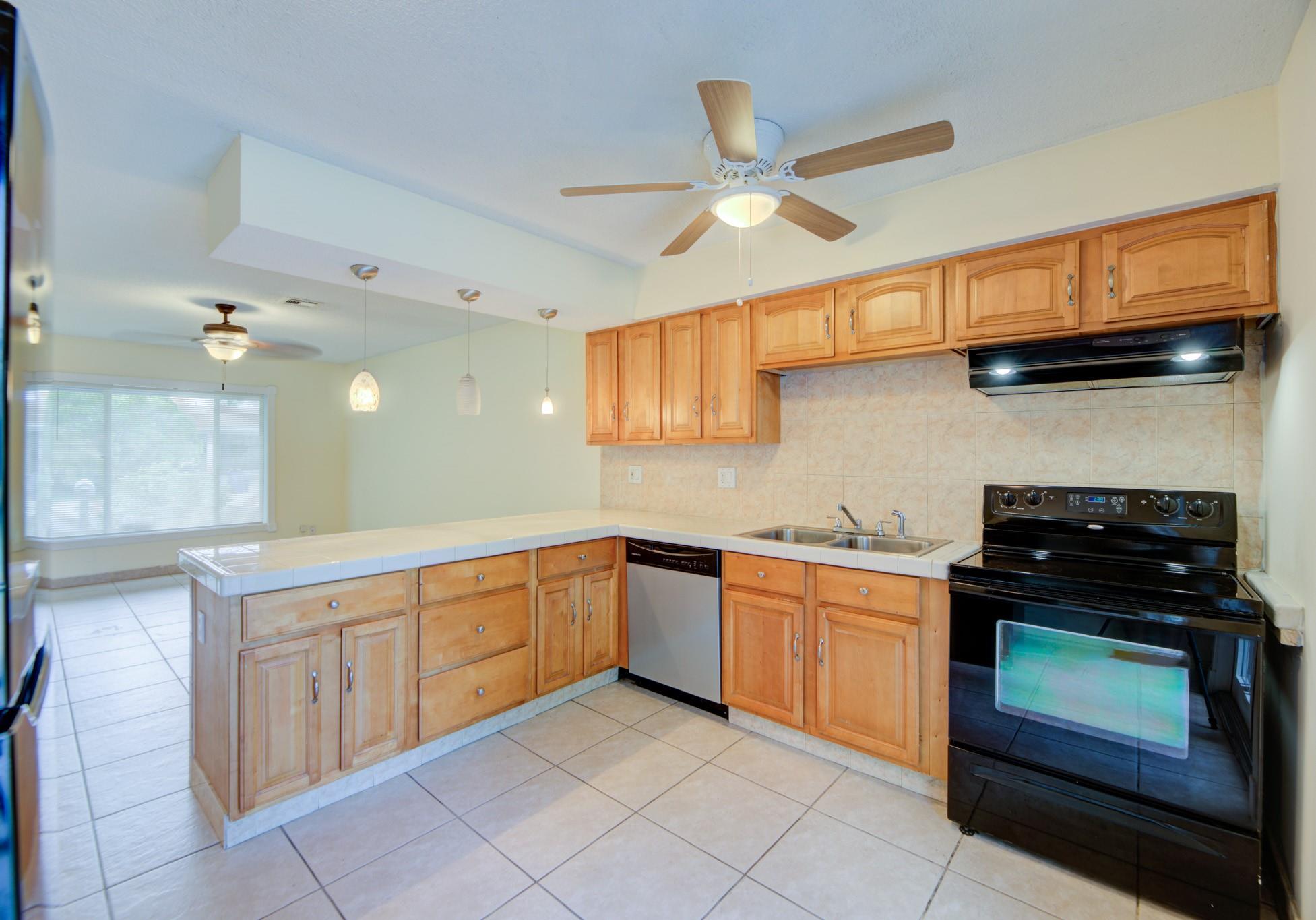 Coral Heights Sec 3 47-19 - Residential Income