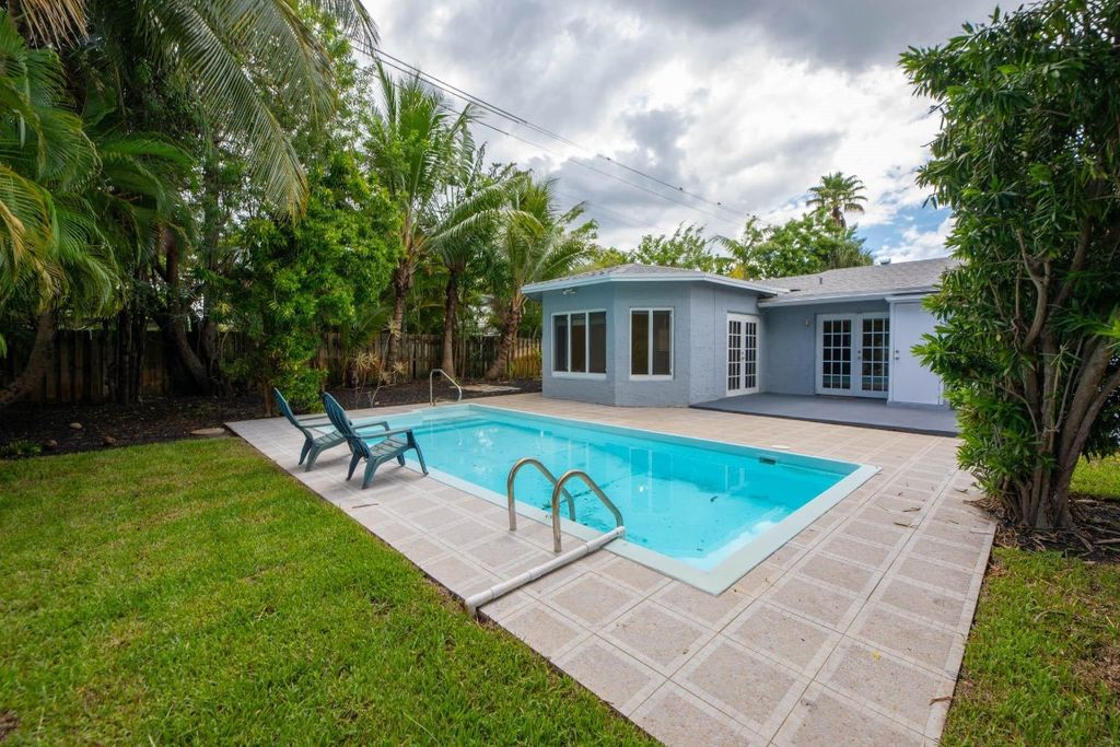 Photo of 4500 NE 15th Avenue, Oakland Park, FL 33334 (MLS # F10526562)