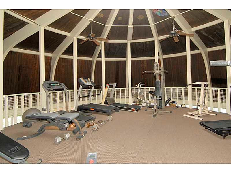 Cross Fox Condo - Residential Lease