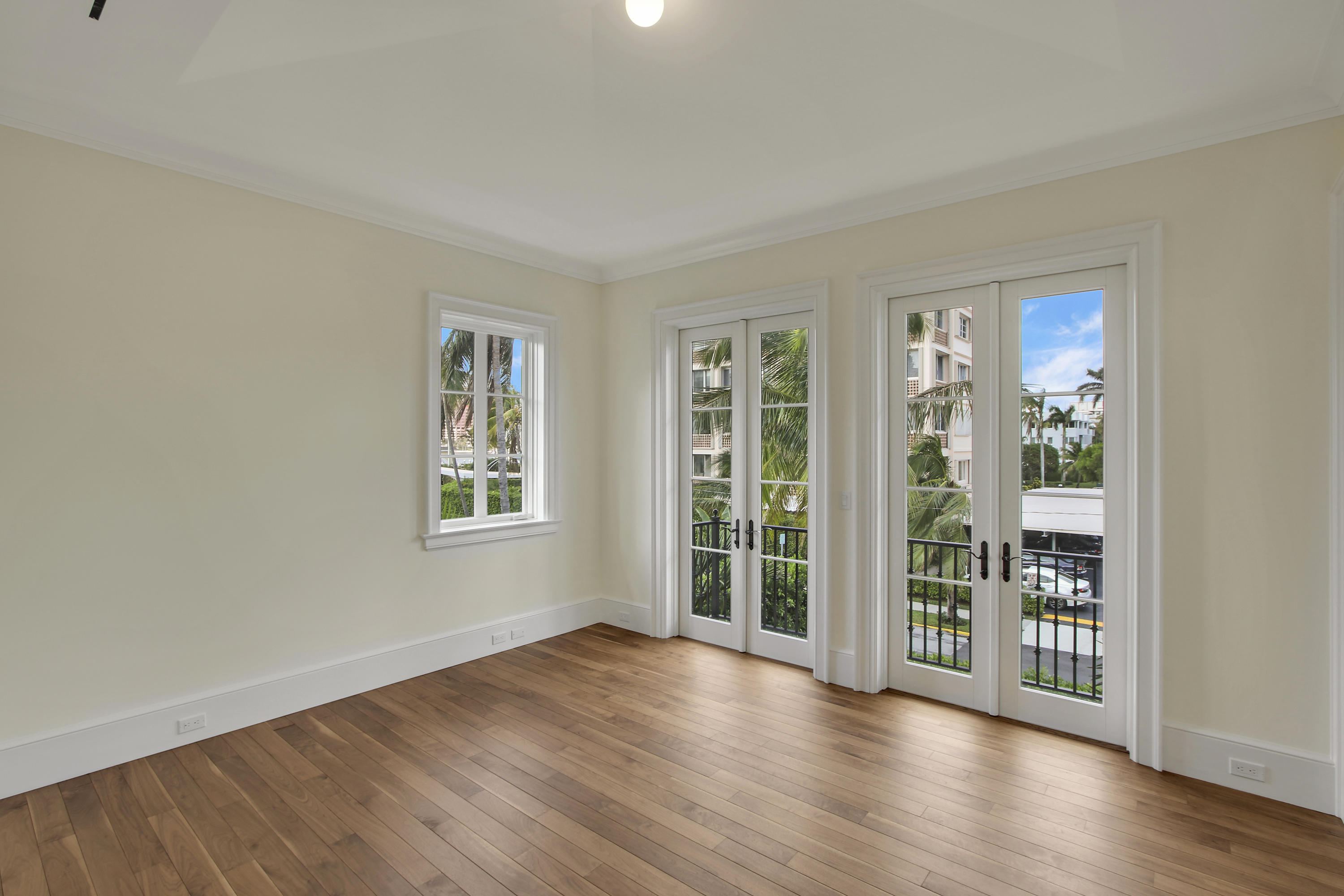 ROYAL PARK - Residential