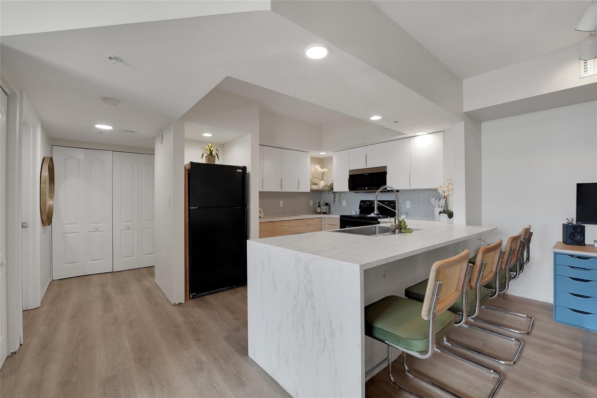 100 N Federal Hwy 819