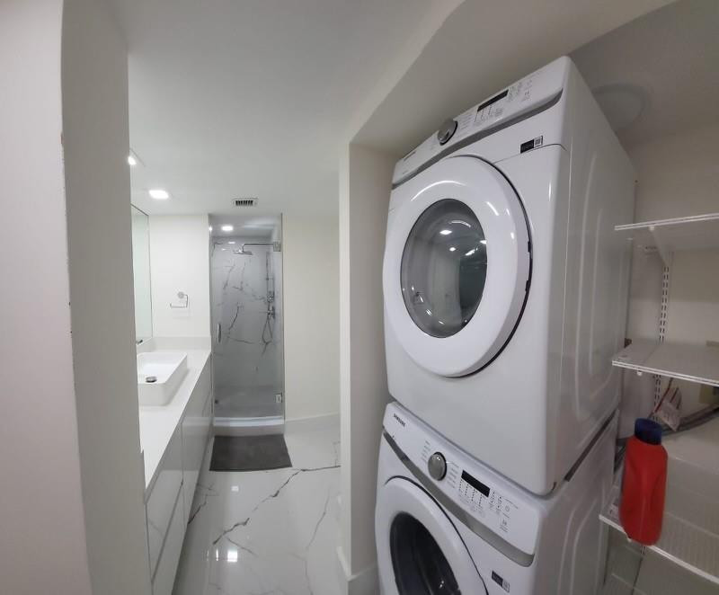 OCEANIA I CONDO - Residential