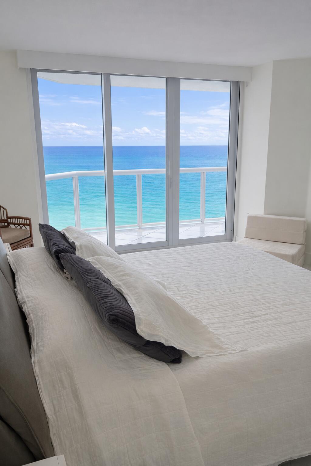 OCEANIA I CONDO - Residential