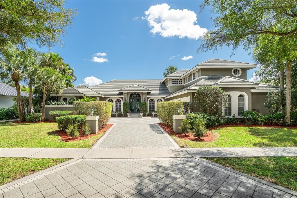 Photo of 1100 SW 21st Avenue, Boca Raton, FL 33486 (MLS # R10706107)