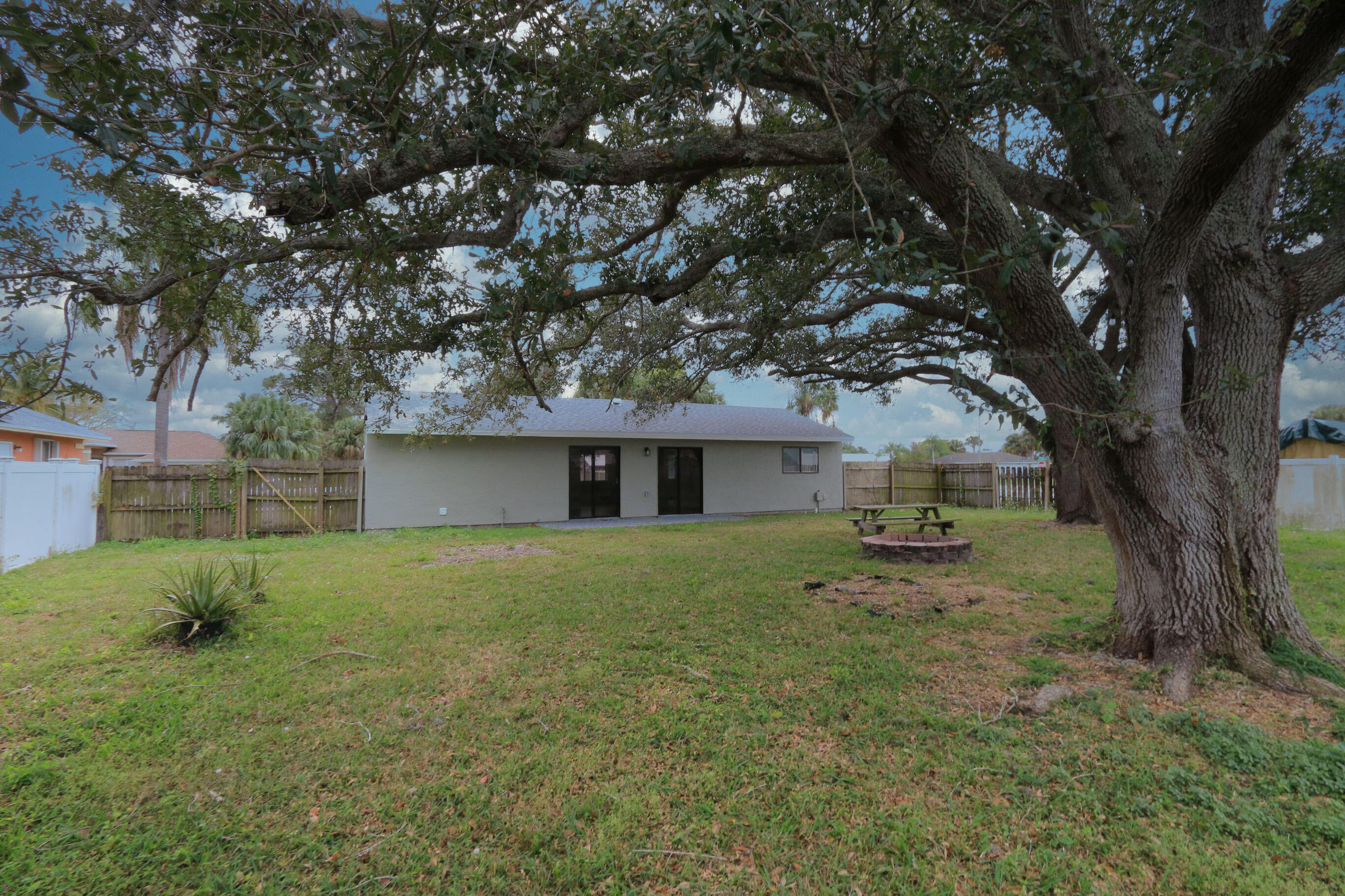 PORT ST LUCIE SECTION 30 - Residential Lease