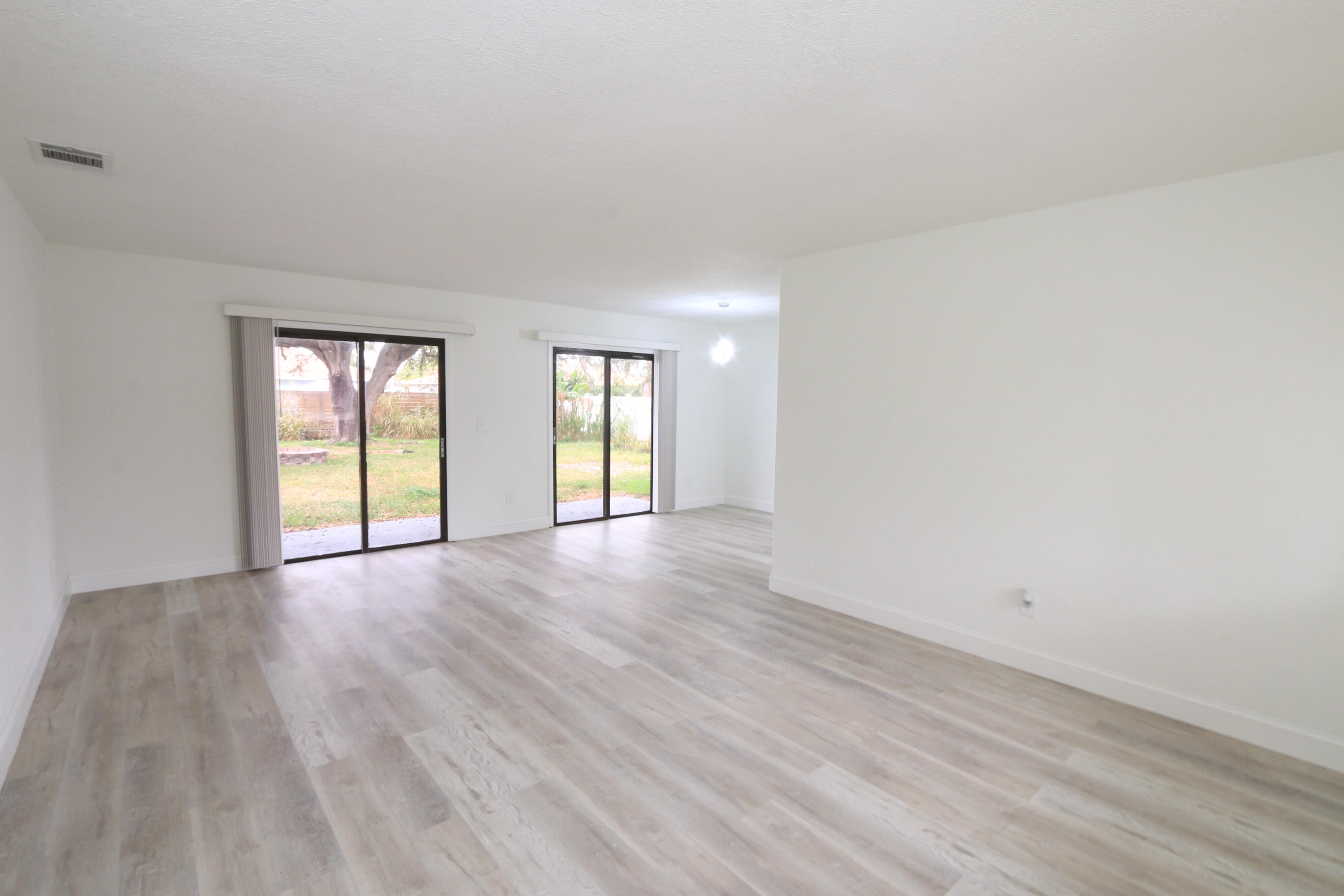 PORT ST LUCIE SECTION 30 - Residential Lease