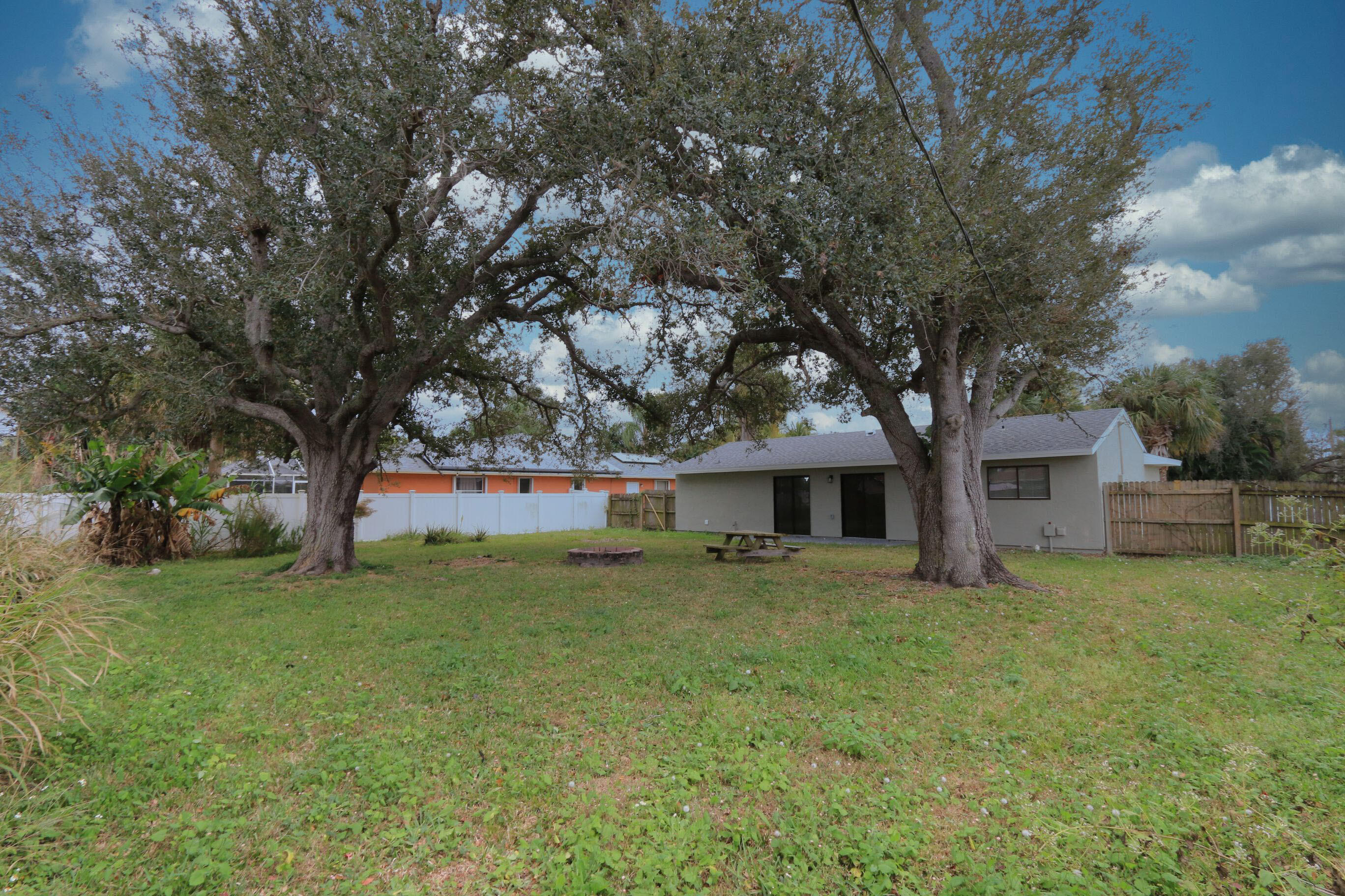 PORT ST LUCIE SECTION 30 - Residential Lease