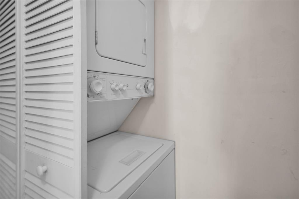 EMERALD ISLES WEST PHASE 1 CONDO - Residential Lease