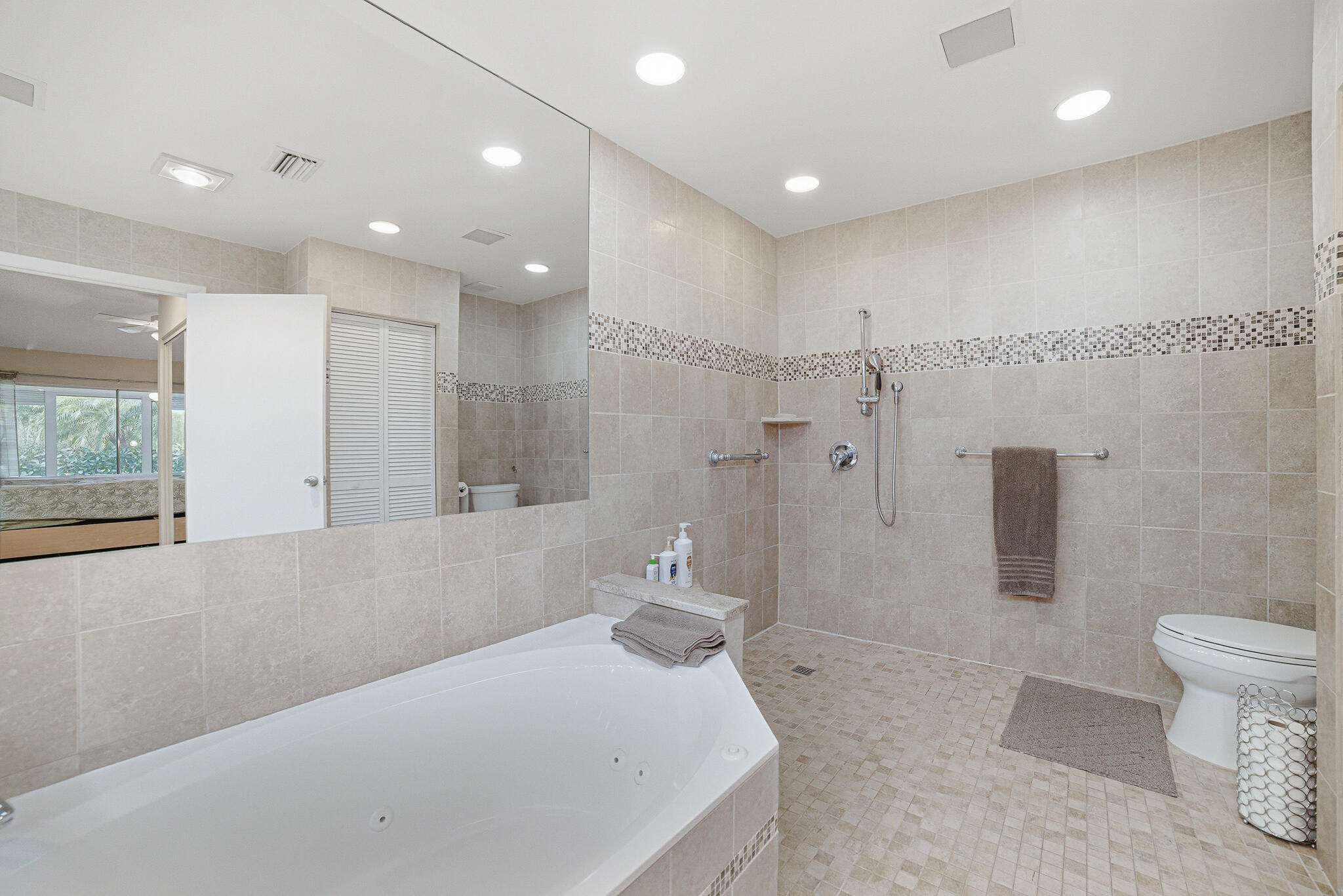 EMERALD POINTE 1 - Residential Lease