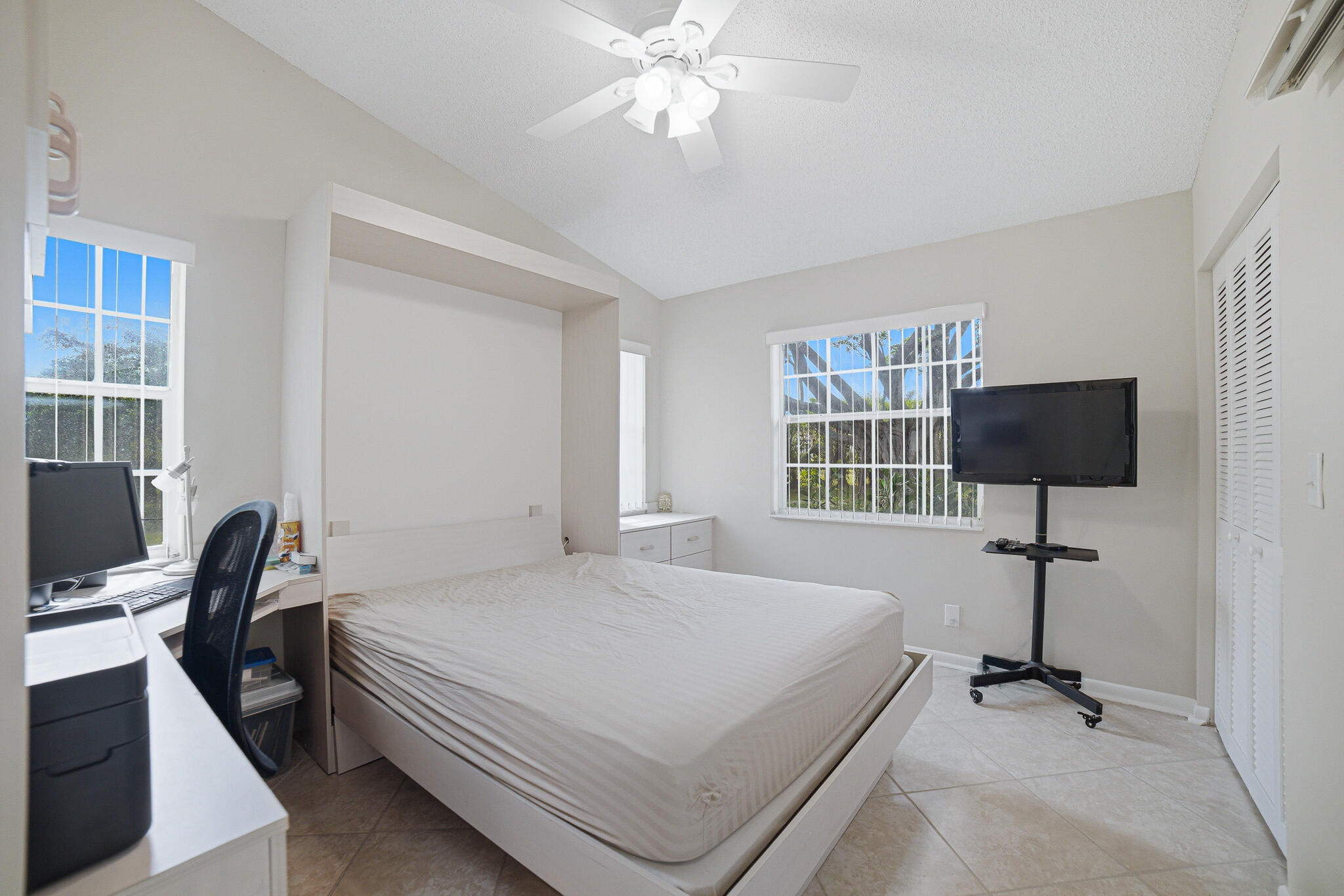 EMERALD POINTE 1 - Residential Lease