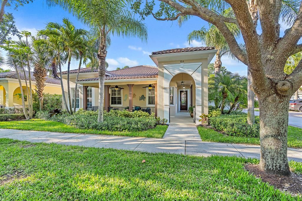 Photo of 154 San Remo Drive Dr, Jupiter, FL 33458 (MLS # R10700870)