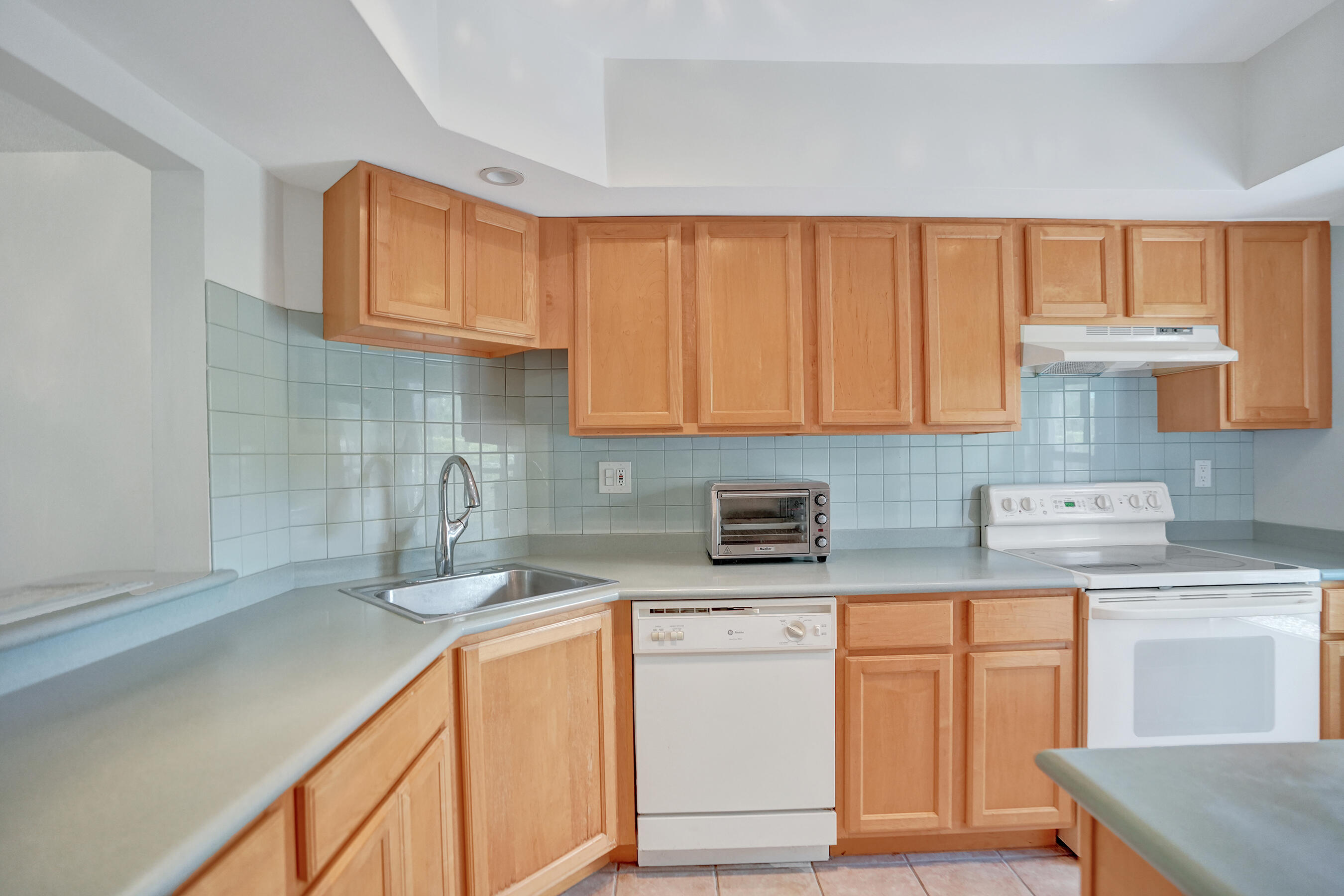 900 SW 12th Street 100