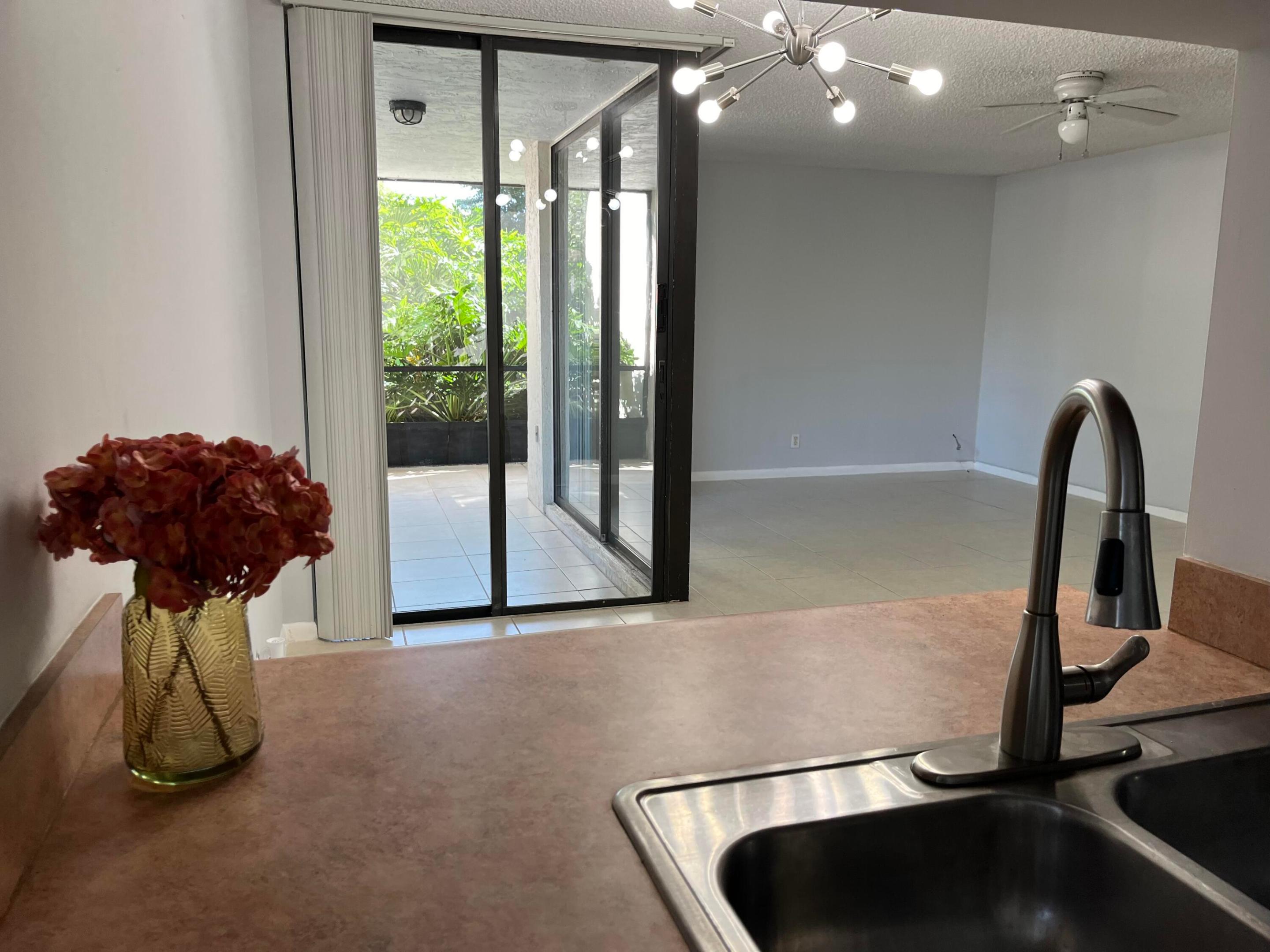 LAKESIDE CONDO - Residential Lease