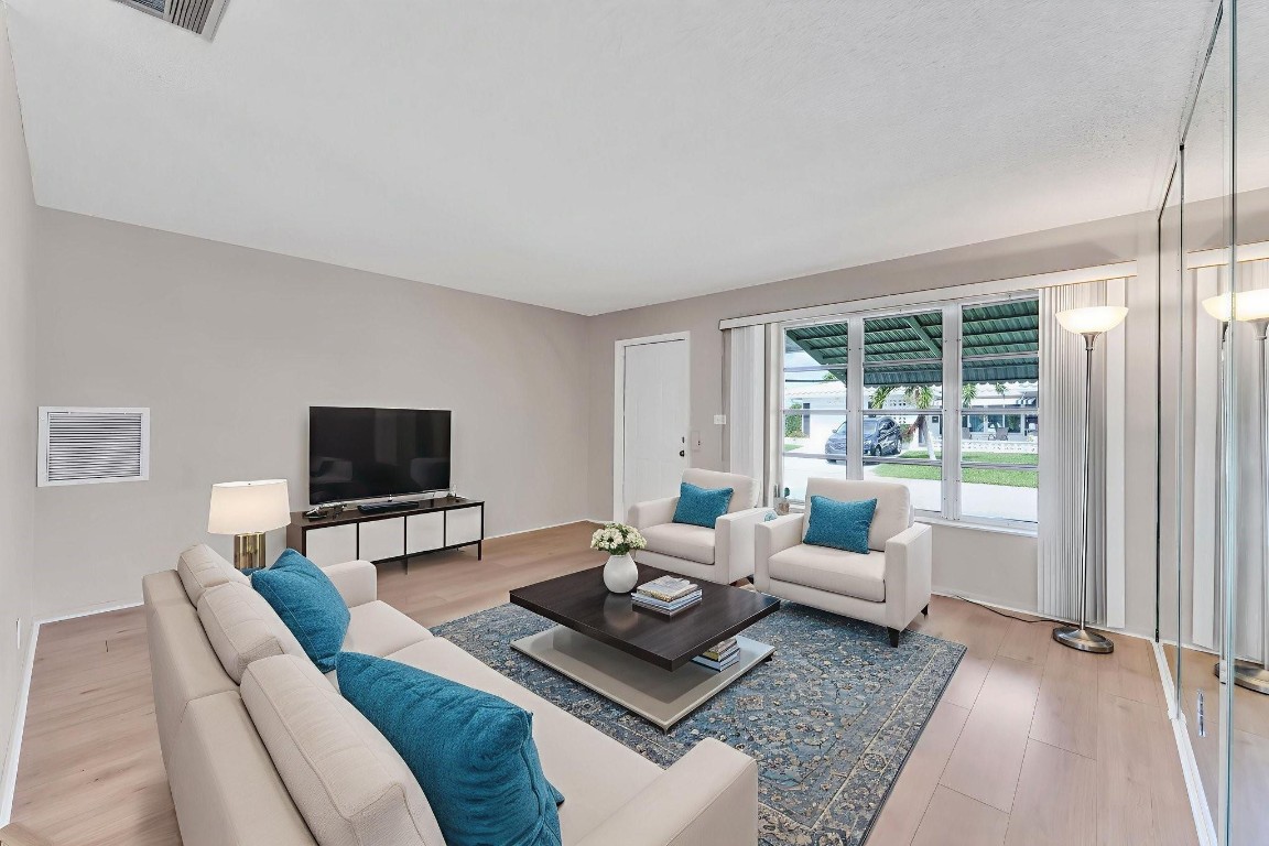 MAINLANDS OF TAMARAC LAKE - Residential