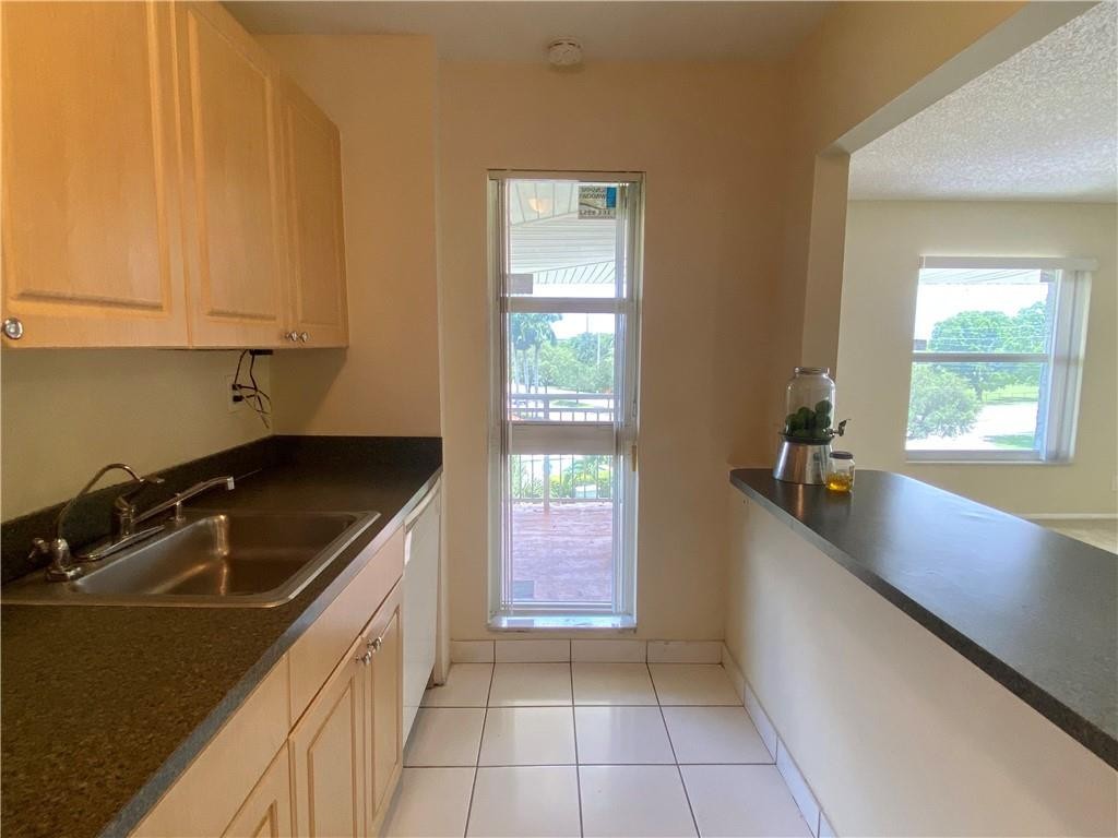 NEWPORT CONDO - Residential Lease